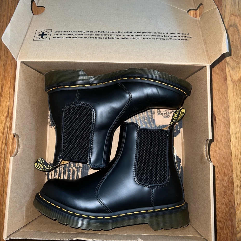 Dr Martens Chelsea Boots